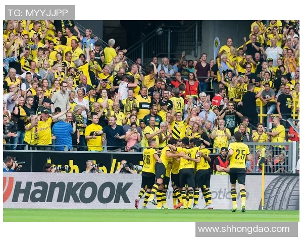 门兴格拉德巴赫队与多特蒙德的激烈对决展现足球魅力与战术智慧